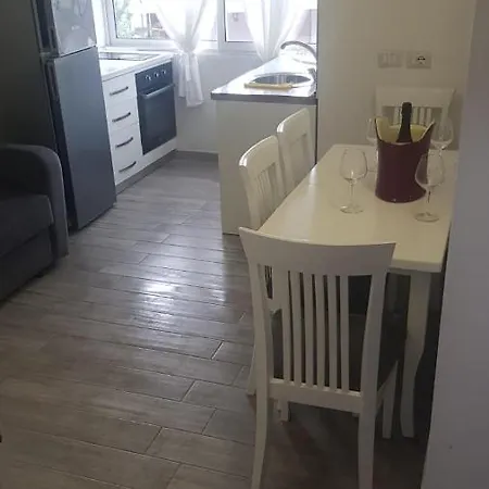 Mimoza Appartament Διαμέρισμα